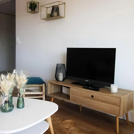 Bristol Plaisance Yourhosthelper *