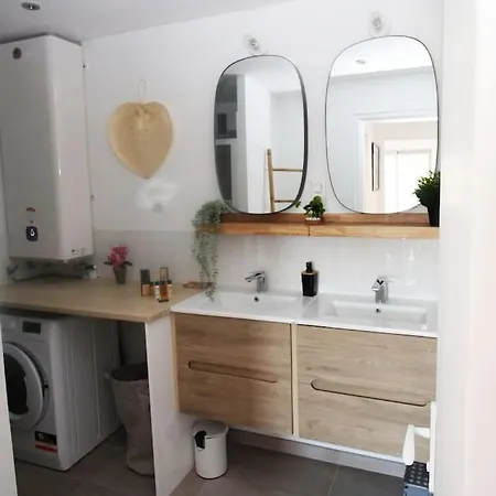 Bristol Plaisance Yourhosthelper * Αντίμπ